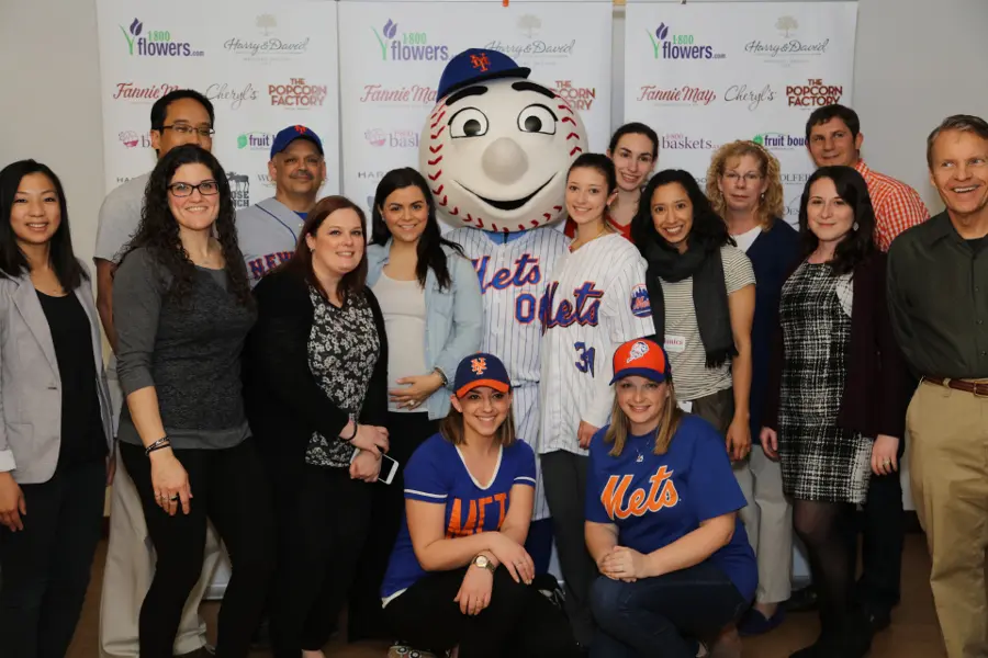 employees-with-mr-met