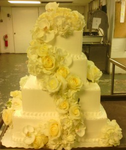 wedding cake with real flowers