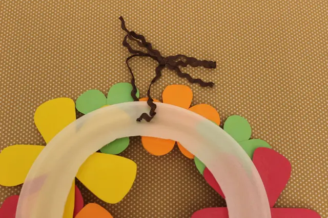 How to Loop Ribbon Through a Thanksgiving Flower Wreath