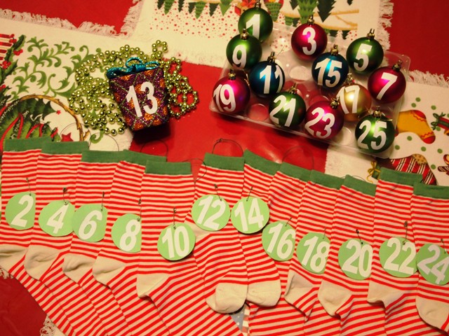 diy advent calendar with Labeling Socks and Ornaments