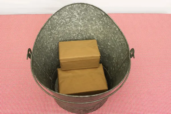 How to Make a Base for Your Man Bouquet How to Make a Base for Your Man Bouquet