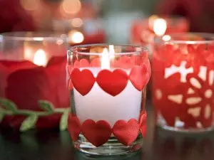 Romantic-heart-trim-candle