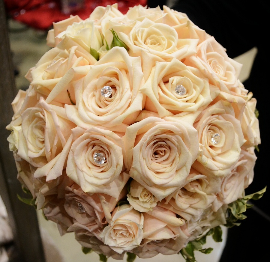 How to Choose a Bridal Bouquet That's Perfect for You ...