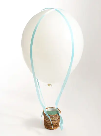 How to Make a Hot Air Balloon Arrangement