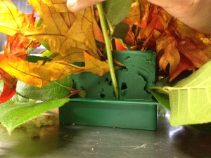 Floral-foam-on-tray-DIY-Thanksgiving-centerpiece