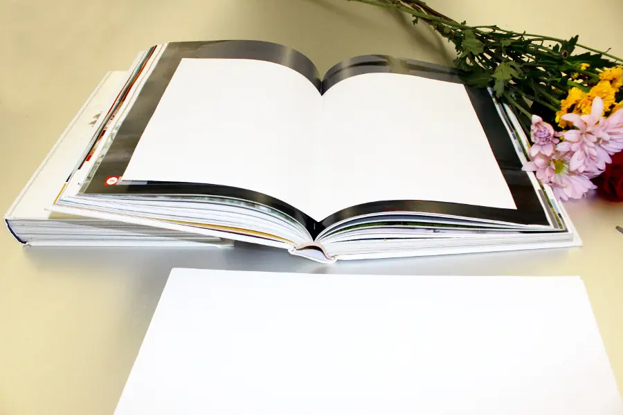 pressed flowers with lining book with paper