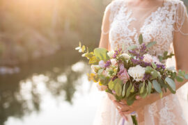 how to choose a bridal bouquet hero