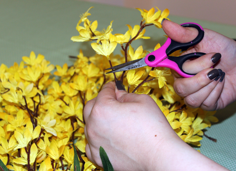 floral-diy-easter-basket_cut-flowers