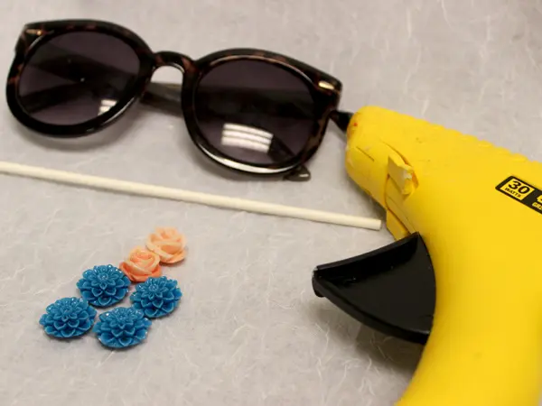 diy flower sunglasses supplies