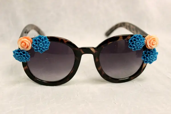 diy flower sunglasses