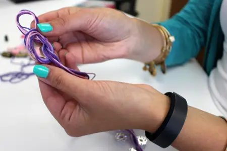 friendship-bracelet-loop-knot