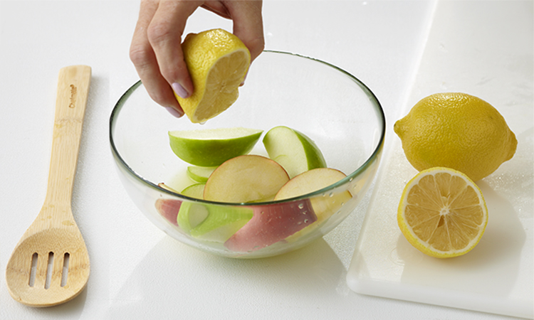 chocolate-covered-apples-with-lemon