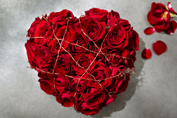 love-hurts-rose-arrangement