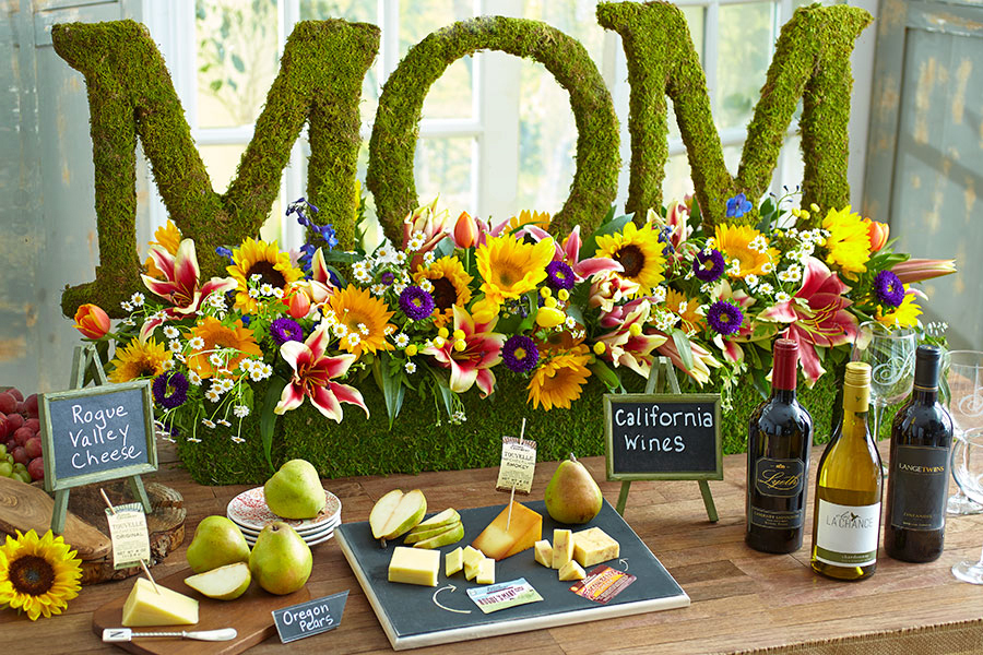 mom-cheese-fruit-wine-hedge
