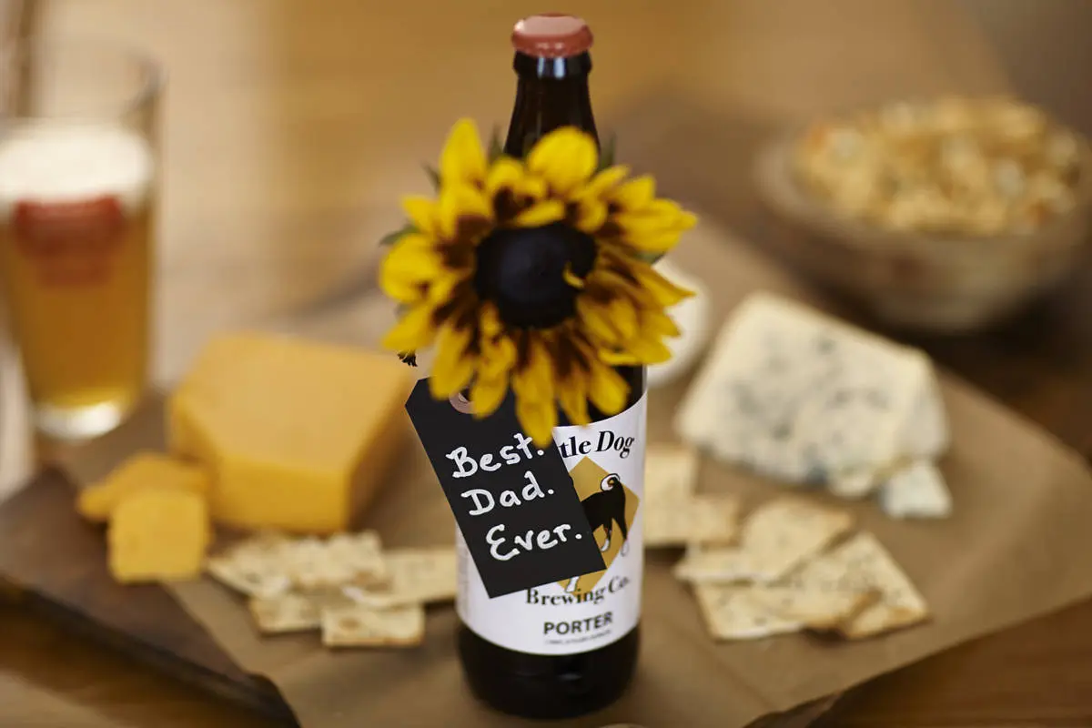 A photo of diy father’s day gifts with a beer bottle vase