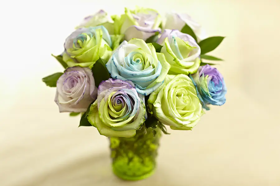 Rainbow Glitter Roses - White Box (5 Roses)  Glitter roses, Diy birthday  gifts for friends, Glitter flowers