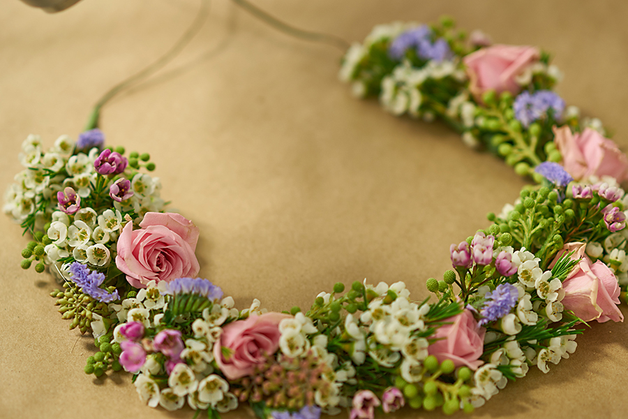 Flower crown with accents