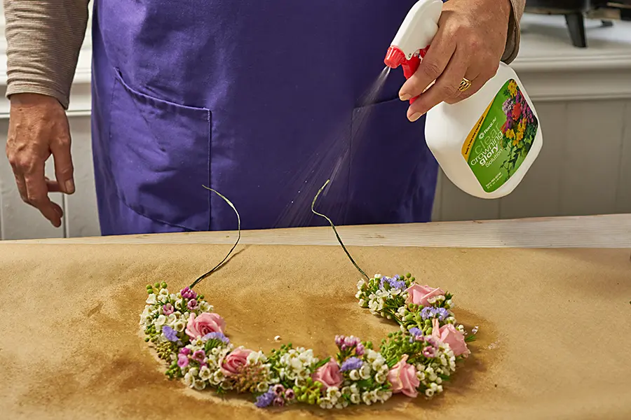 Spray crown with crowning glory flower preserver