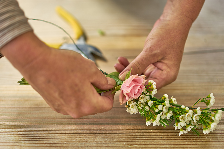 Wrap floral tape around stem