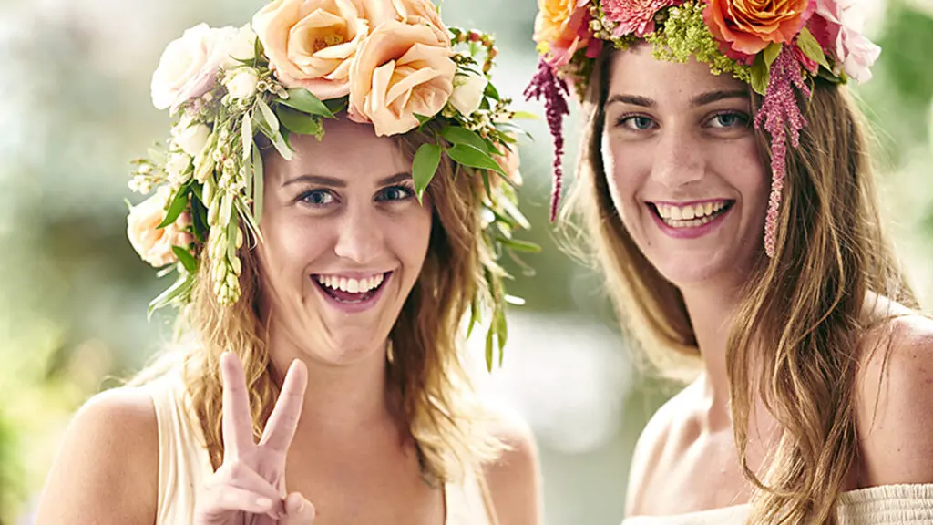 Fresh Flower Fashion: DIY Techniques