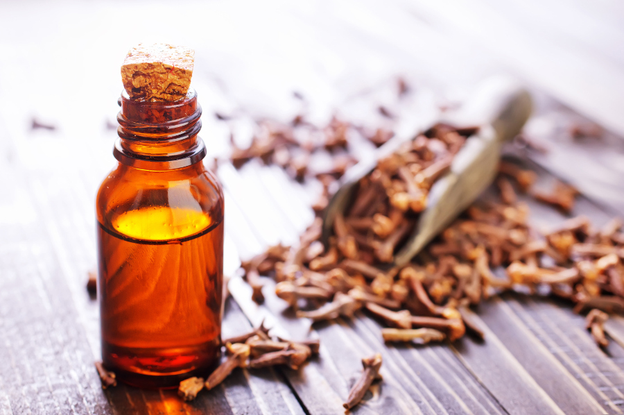 aromatherapy oils with clove