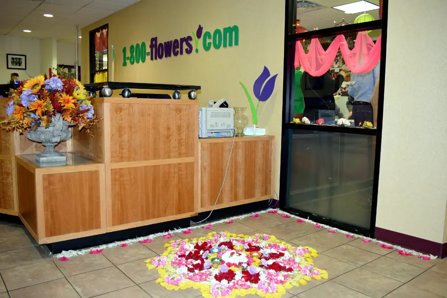 lobby-1800flowers-diwali