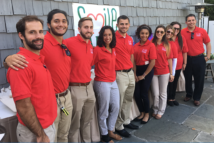 smile-farm-volunteers-2