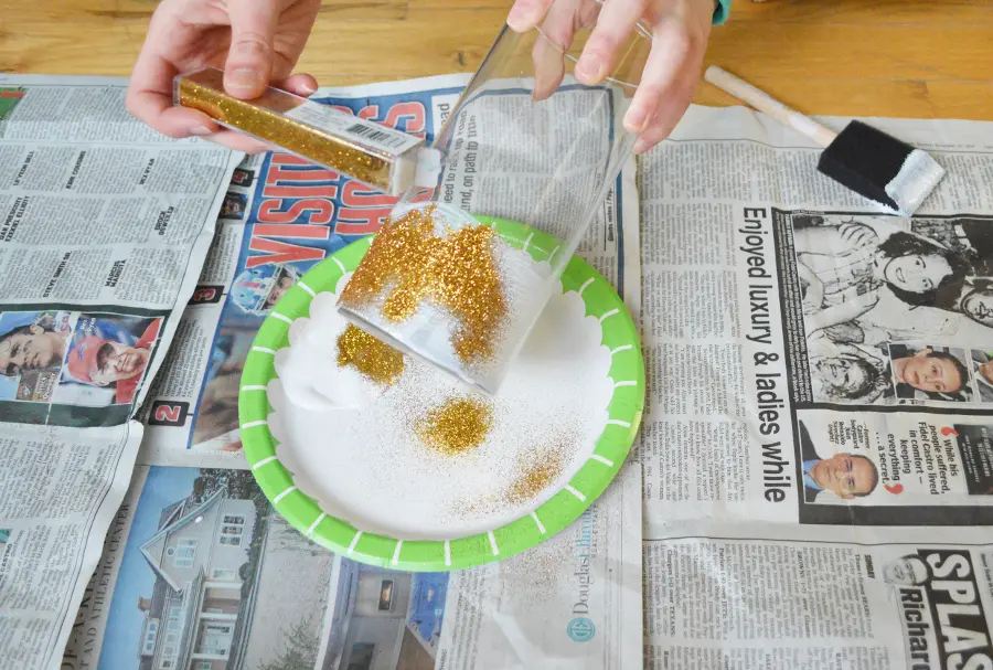 add-glitter-to-mod-podge