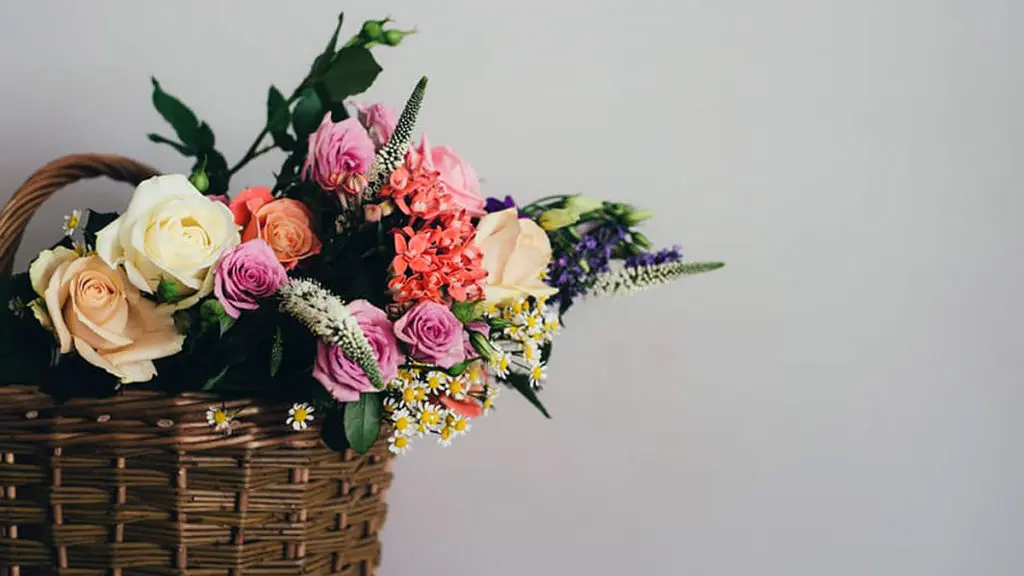 mother's day flower decorations hero