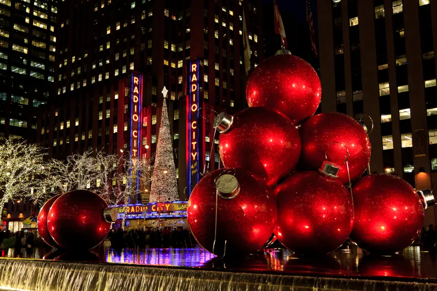 radio city music hall new york city christmas time