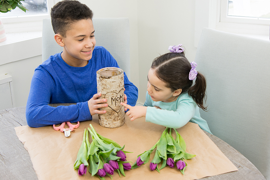 diy mother's day gift idea with kids holding birch vase