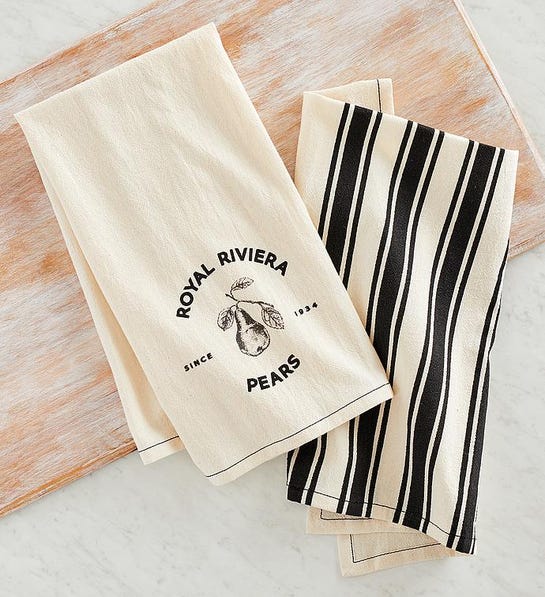 Picture of kitchen towels to give the Thanksgiving host