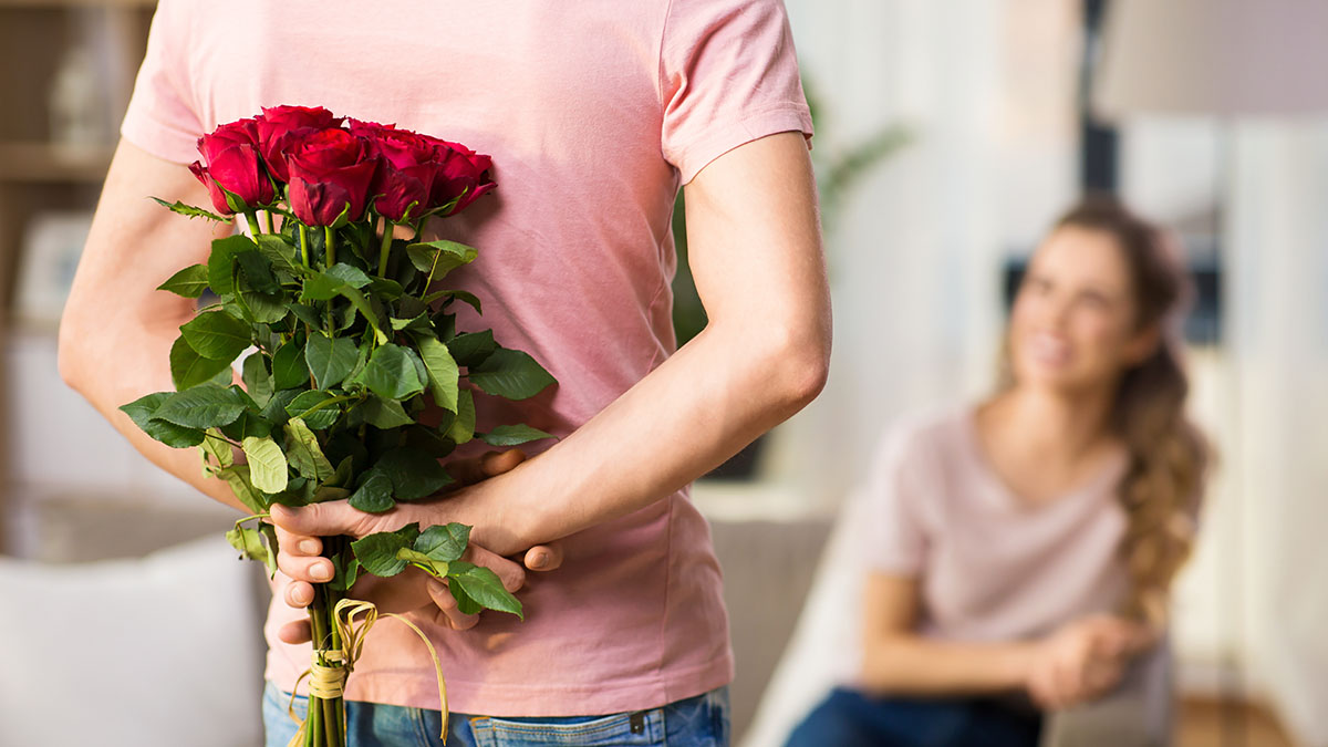 The expert tricks to help cut flowers last longer