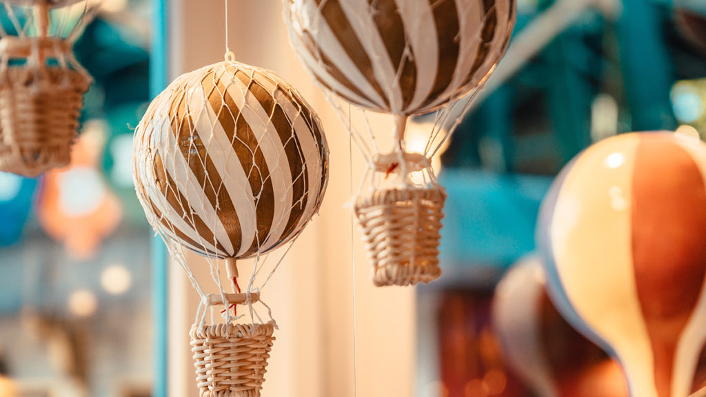 DIY Hot Air Balloon Floral Centerpiece