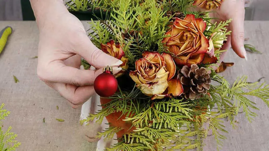 4 Ways to Make Holiday Floral Arrangements Last Longer