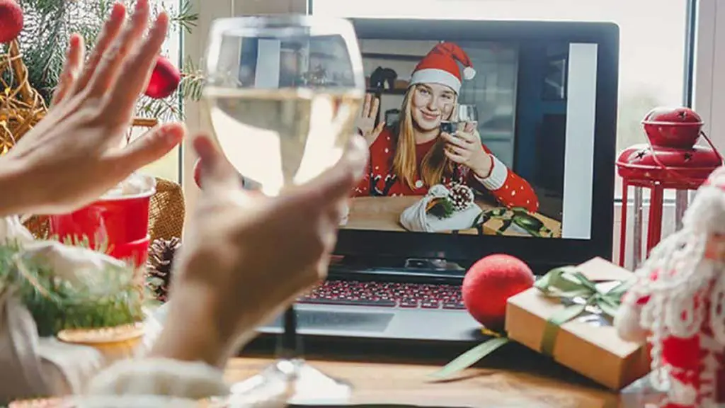 How to Safely Celebrate the Holidays This Year