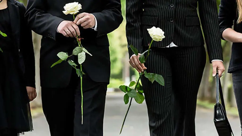 Meanings of Traditional Funeral and Sympathy Flowers Sympathy Flowers featured