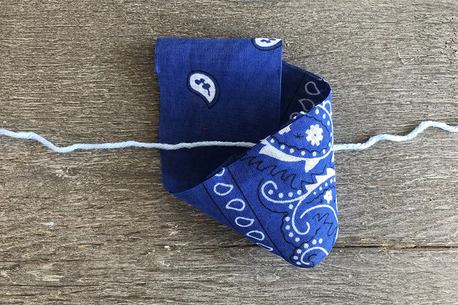 DIY garland with tying blue bandana