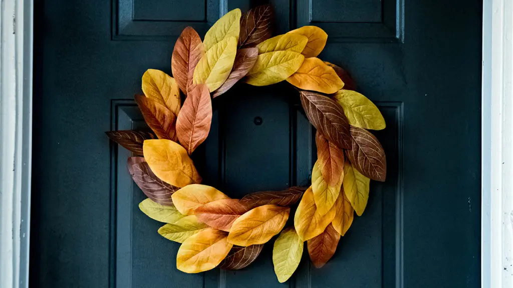 How to Make a DIY Fall Wreath With Fresh Flowers