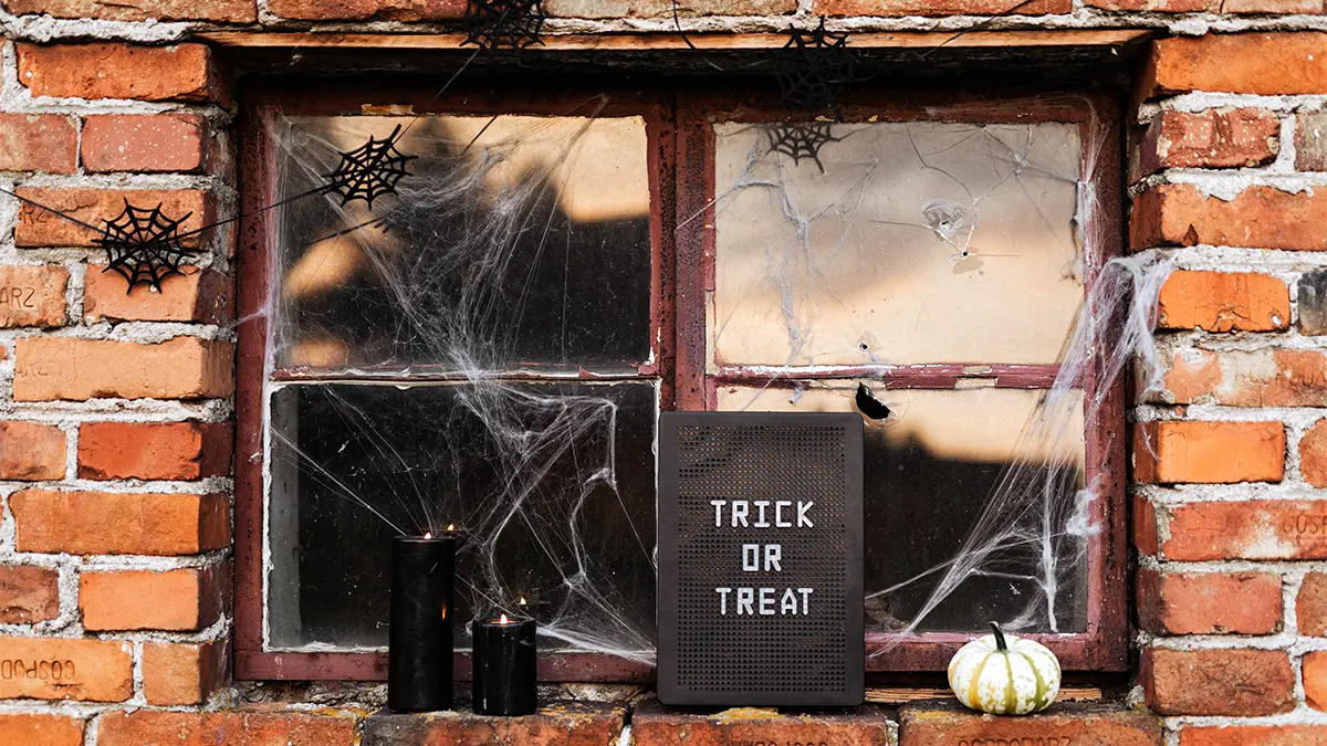 Picture of Halloween window with Trick or Treat sign