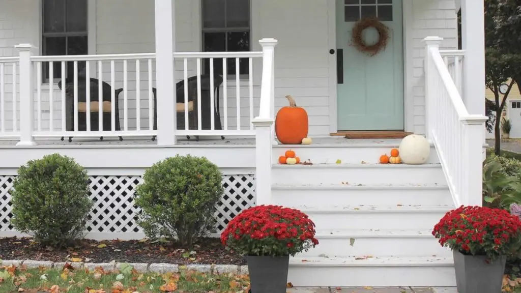 Picture of front porch ideas for fall