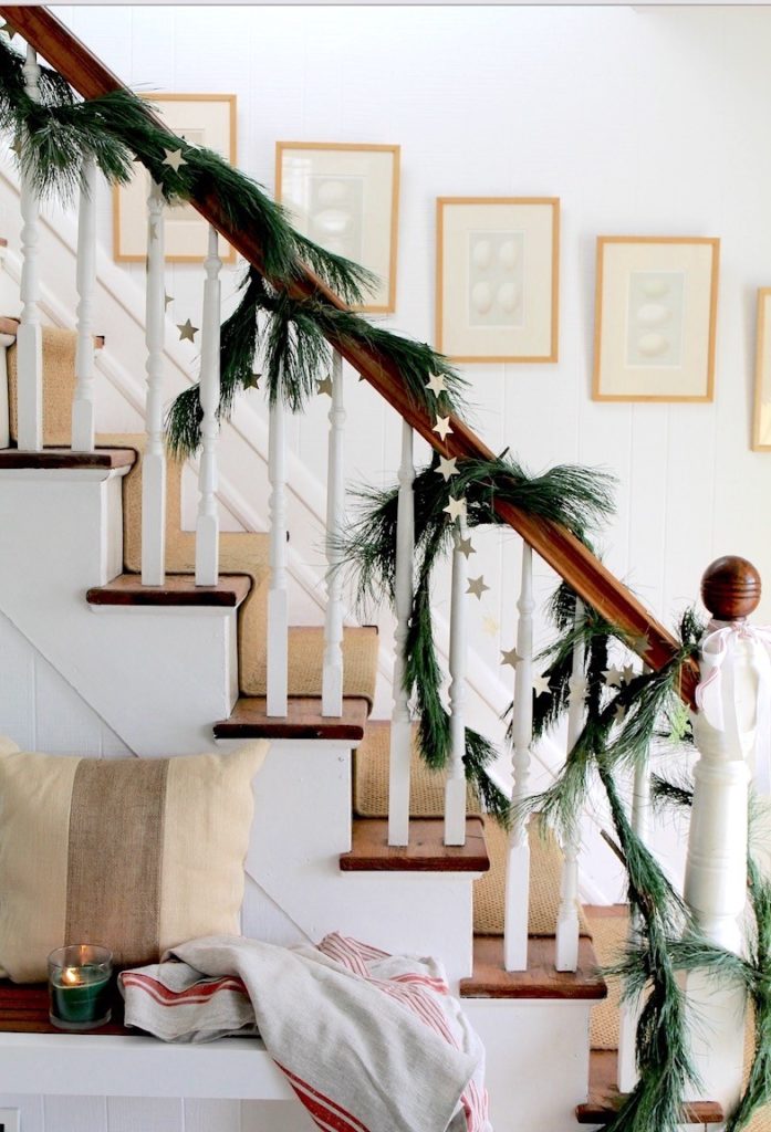 Picture of Christmas bannister with garland