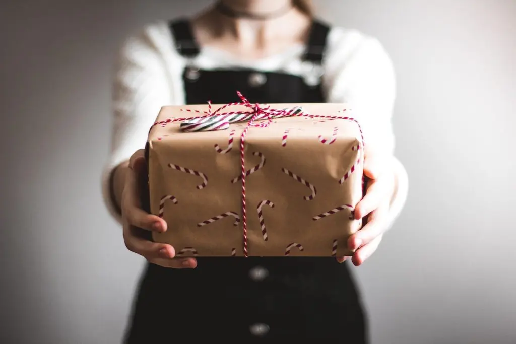 Holiday Gift Ideas for Working Moms - Thrive Global