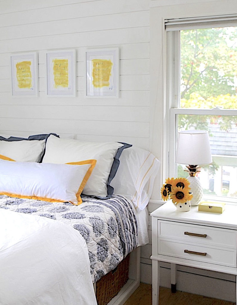 guest bedroom tips with bed that shows guest bedroom tips.