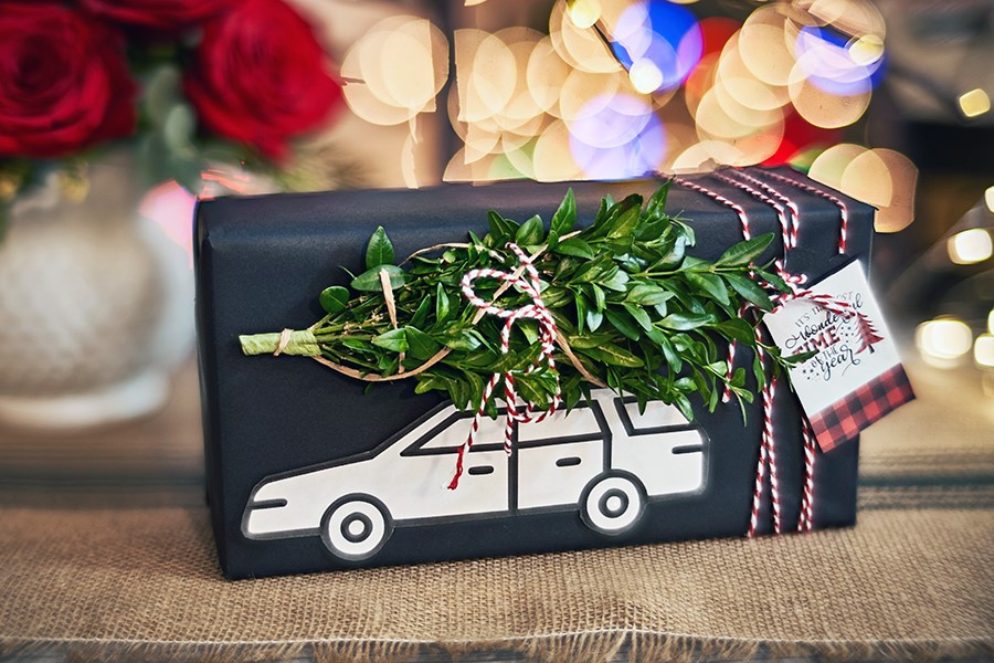 Picture of black gift wrapping