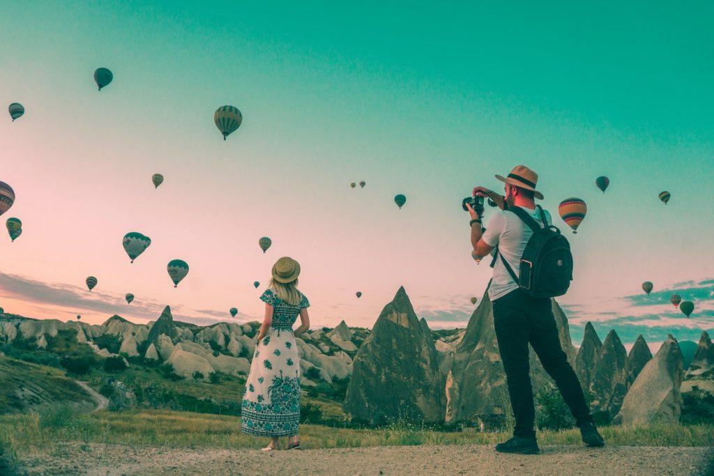 Picture of couple with hot air balloons