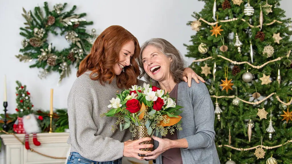 trending christmas flowers and wreaths hero