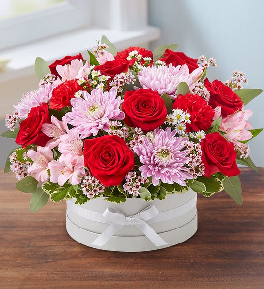 Picture of Valentine's Flowers in hatbox