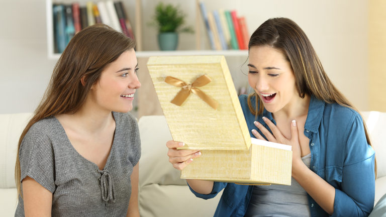 9 Best Birthday Gifts for Sisters
