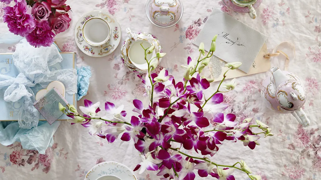 Photo of purple and white flowers by shabby chic creator Rachel Ashwell